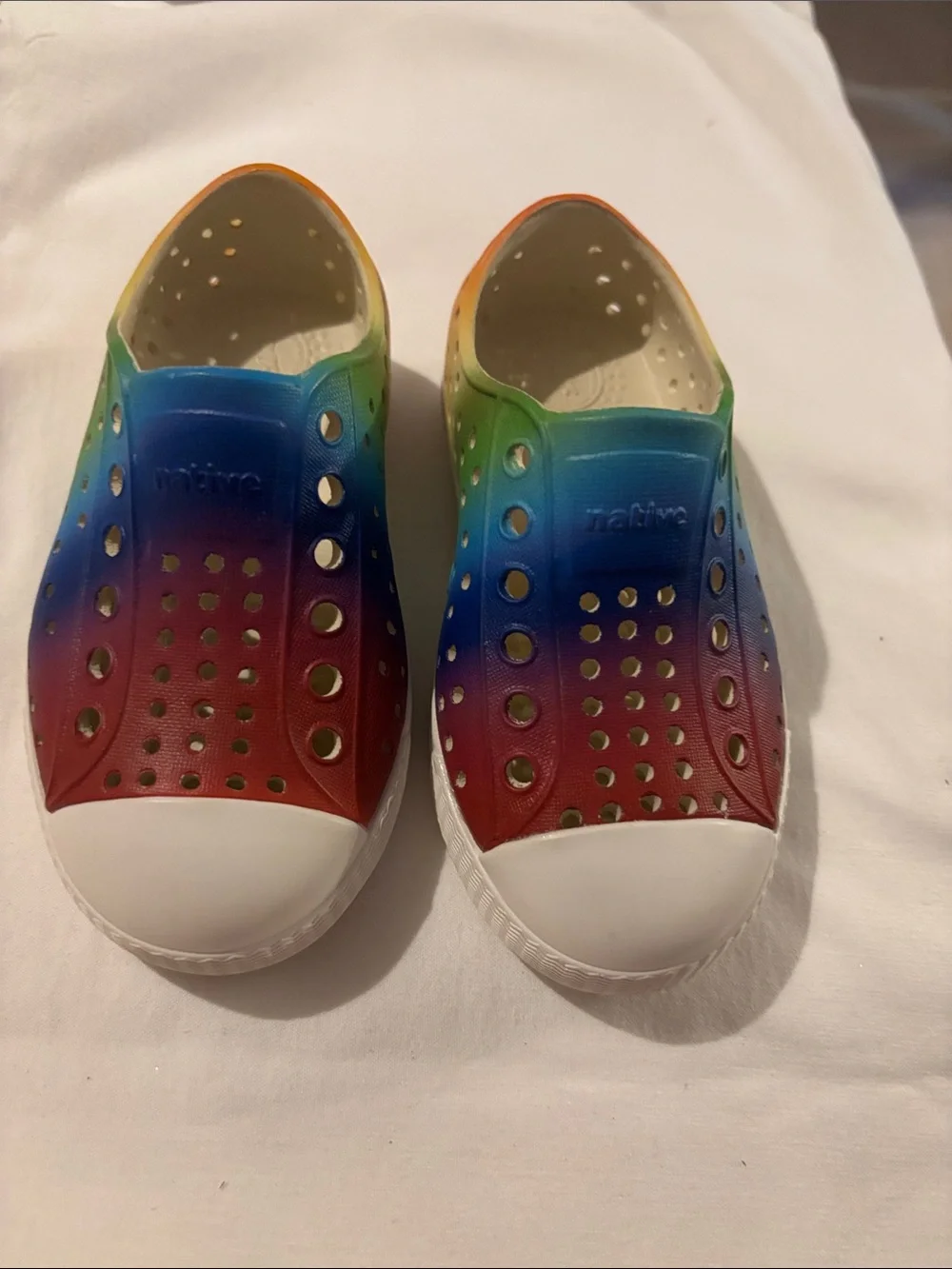 NWT Native Kids Slip-On Water Shoes in Rainbow Gradient